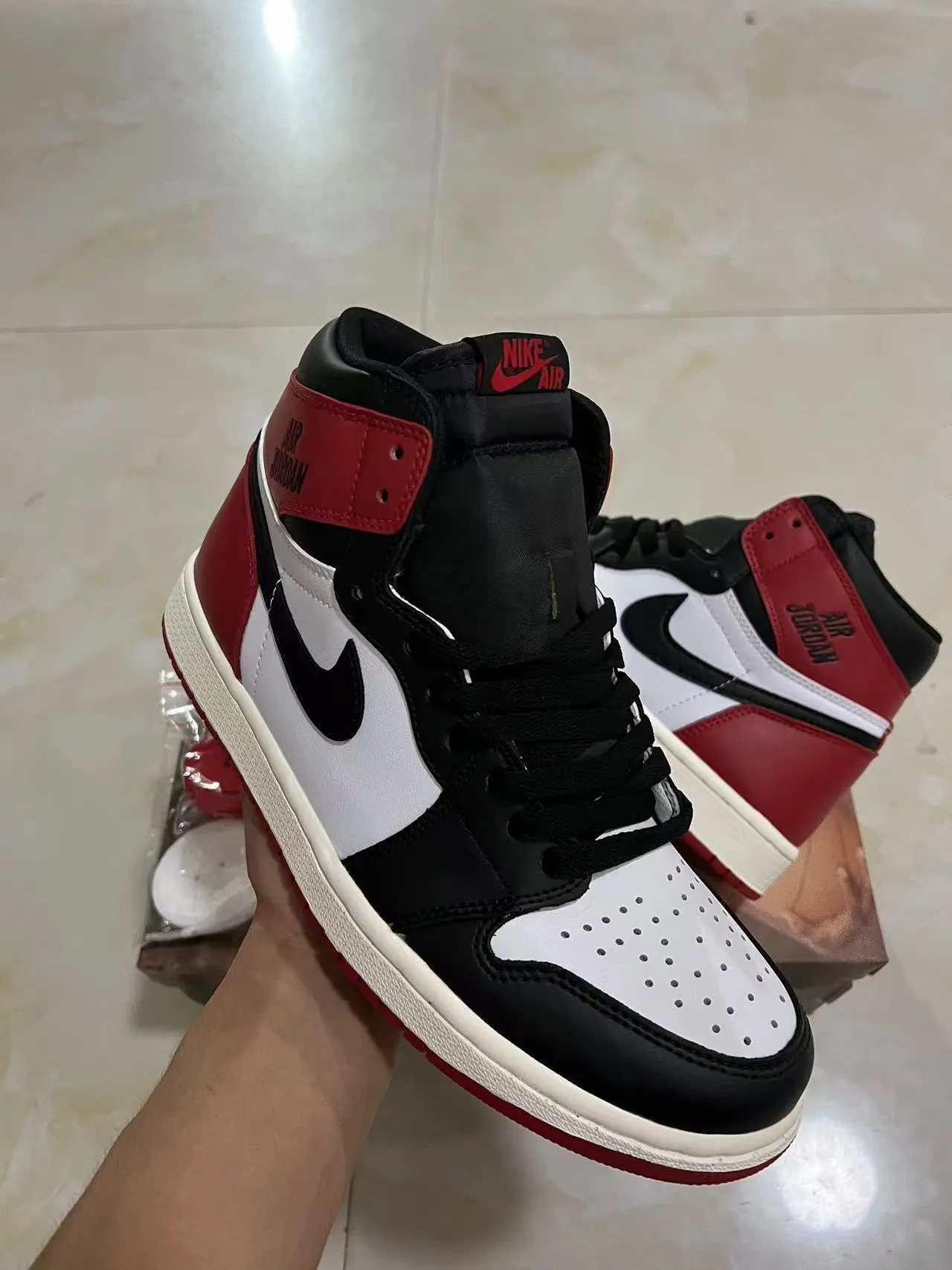 Air Jordan 1 High Red Black White Basketball Shoes 2