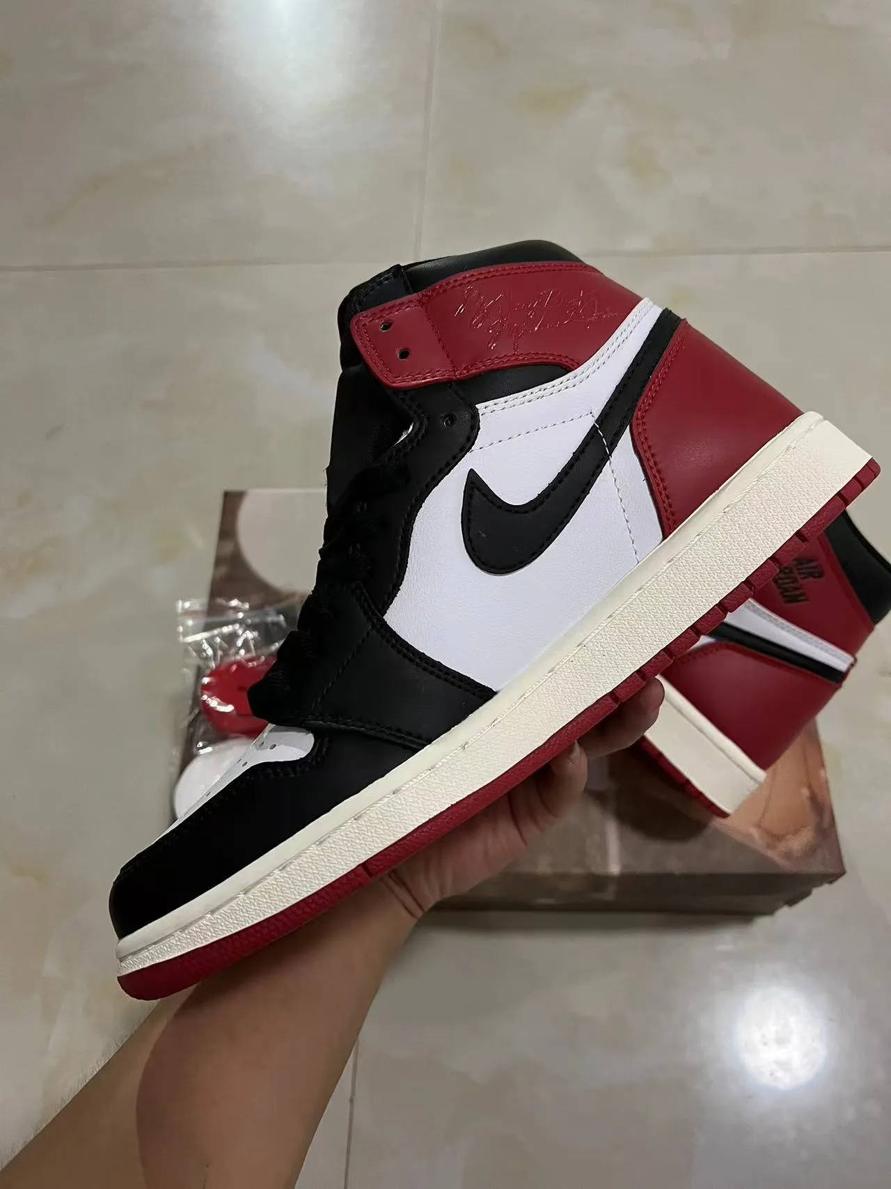 Air Jordan 1 High Red Black White Basketball Shoes 5