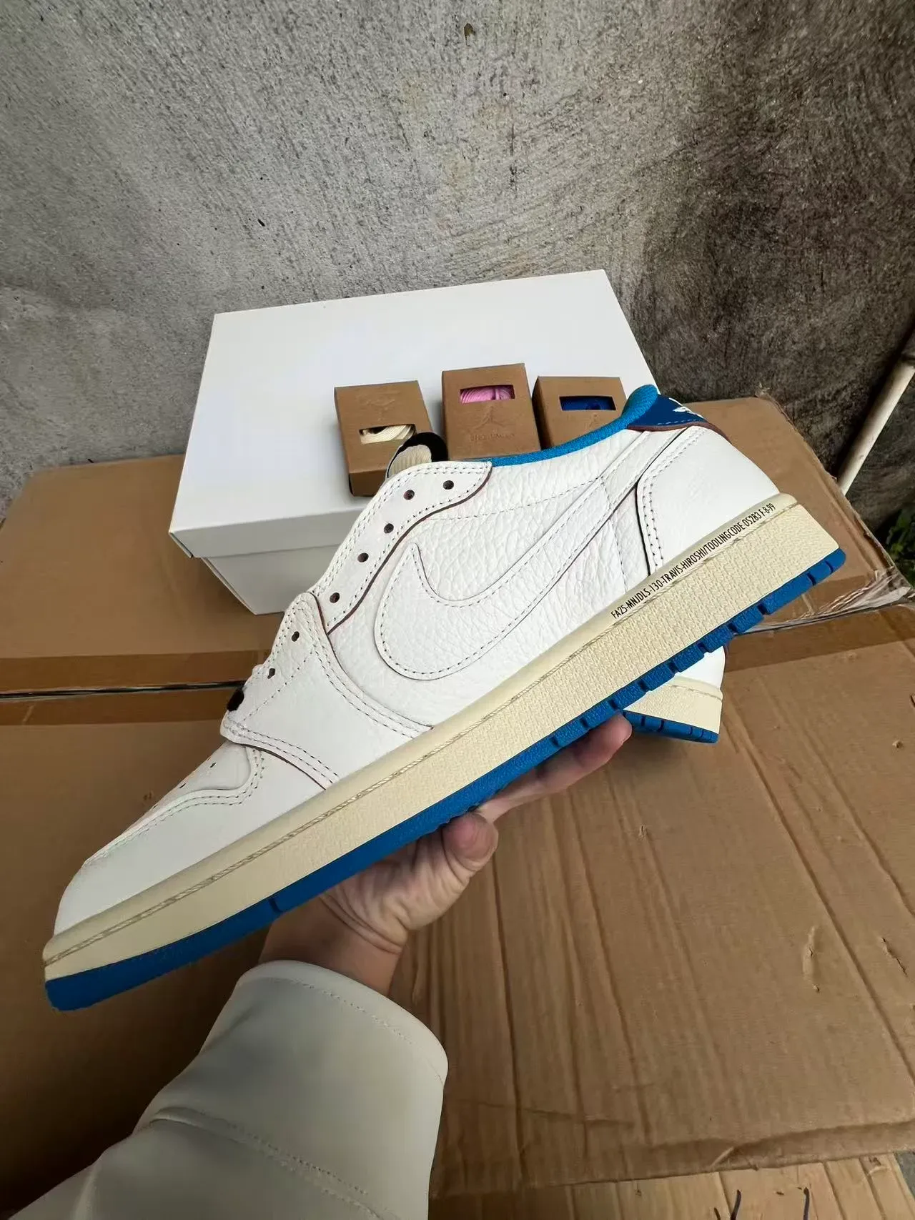 Air Jordan 1 Low أبيض أزرق ملكي حذاء أسلوب حياة 5