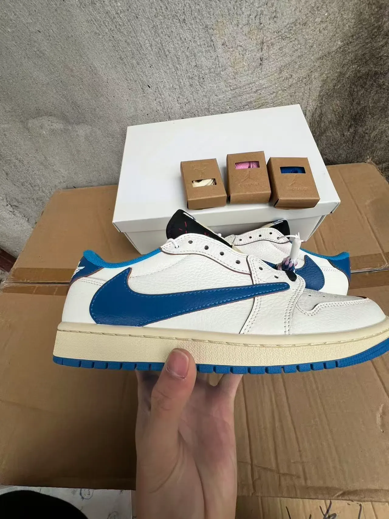 Air Jordan 1 Low أبيض أزرق ملكي حذاء أسلوب حياة 7