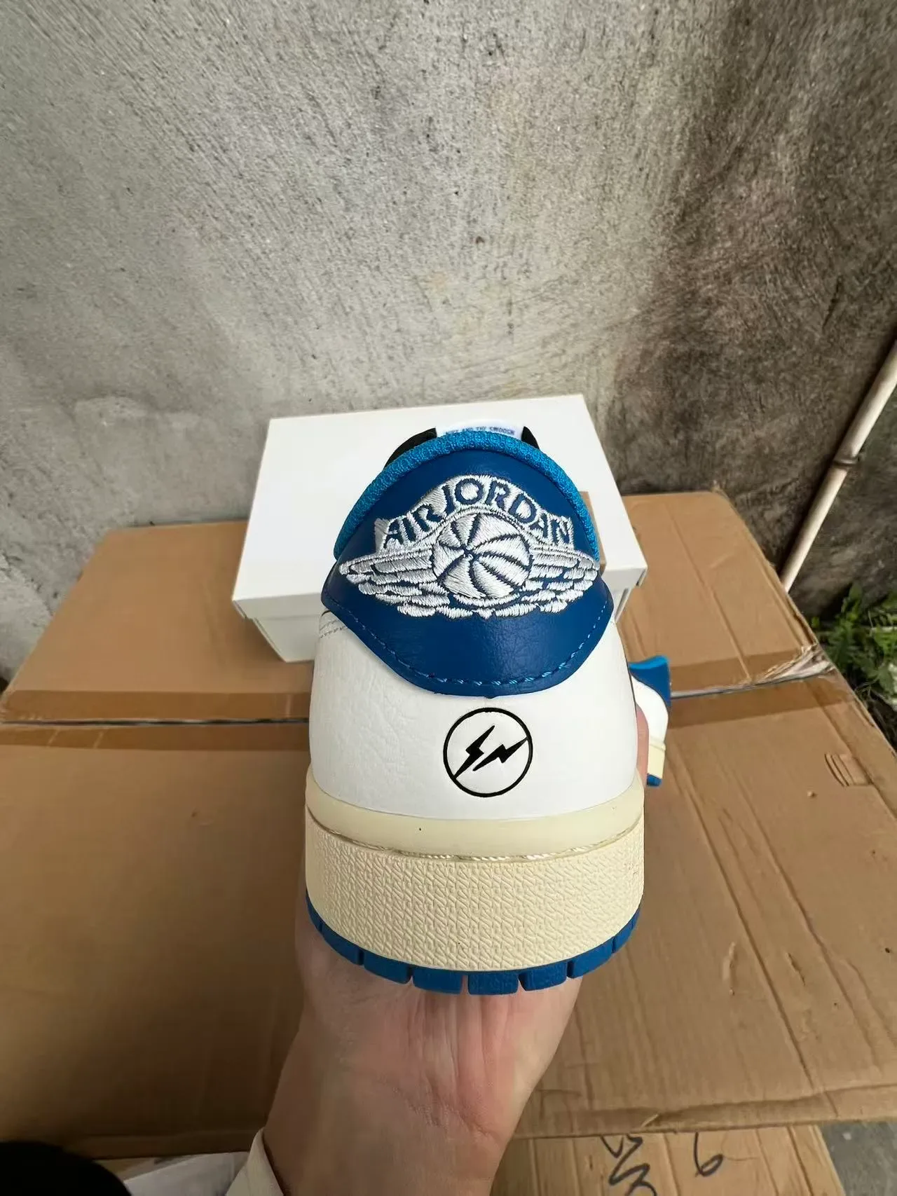 Air Jordan 1 Low أبيض أزرق ملكي حذاء أسلوب حياة 8