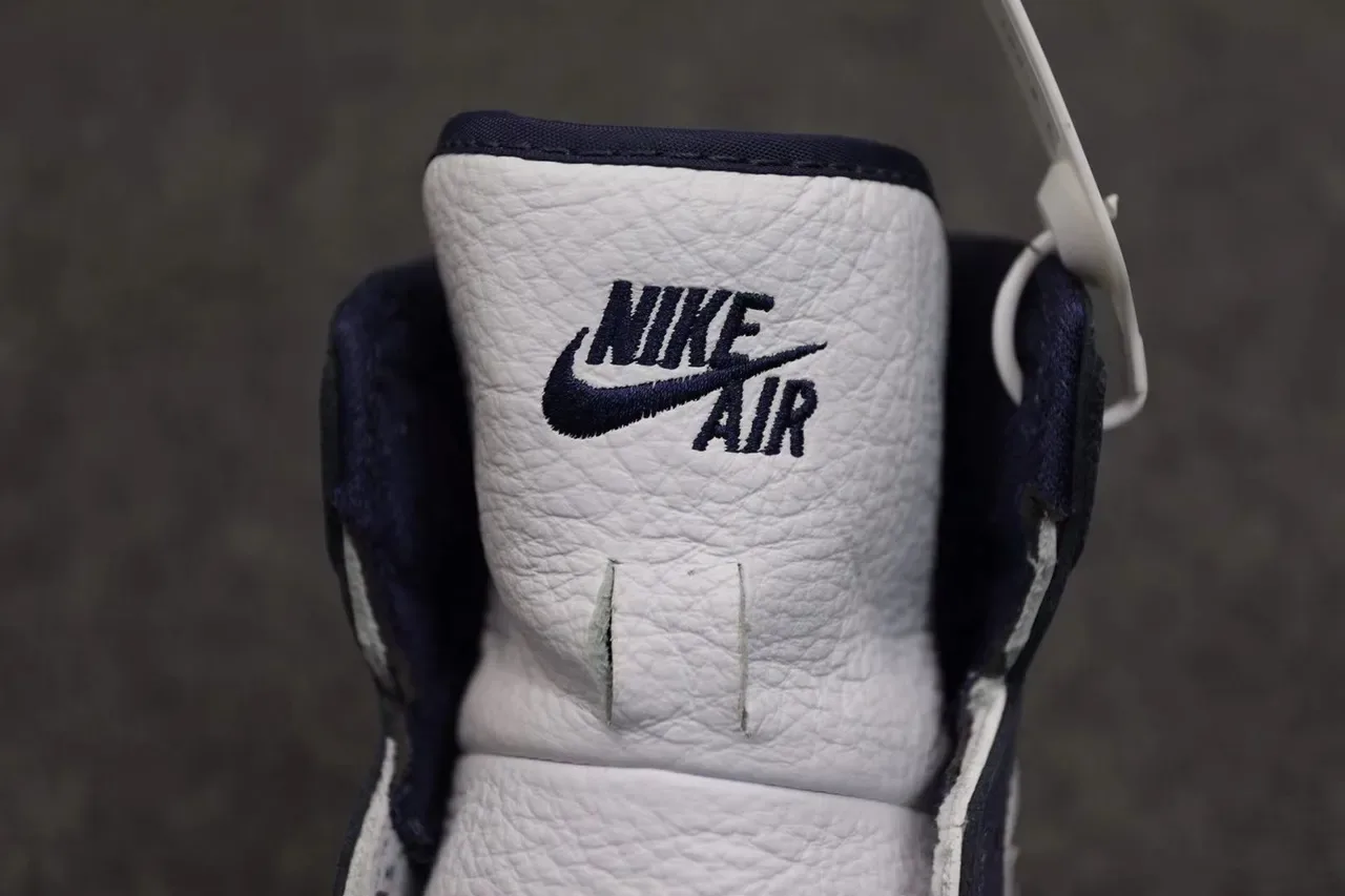 Air Jordan 1 White Navy Silver Basketball Shoes 2