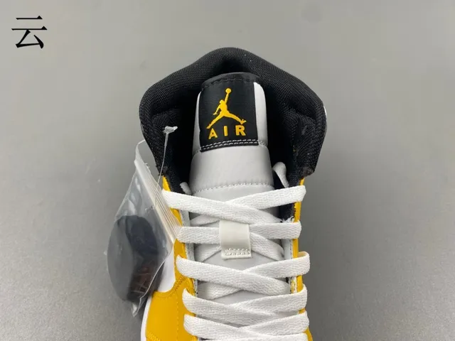 Air Jordan 1 Amarillo Negro Tobillo Alto Cuero Superior Zapatos de Baloncesto 10