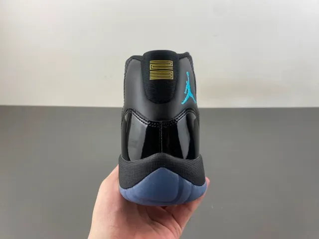 Air Jordan 11 黑色青色 专利皮篮球鞋 4