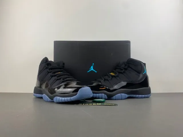 Air Jordan 11 黑色青色 专利皮篮球鞋 14