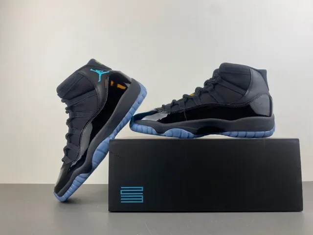 Air Jordan 11 黑色青色 专利皮篮球鞋 15