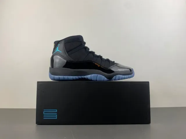 Air Jordan 11 黑色青色 专利皮篮球鞋 16