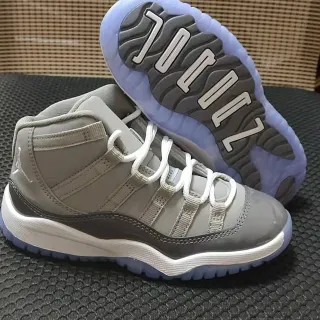 Air Jordan 11 ग्रे और आइसी ब्लू बास्केटबॉल जूते