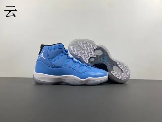 Air Jordan 11 حذاء كرة السلة جلد براق أزرق فاتح 13