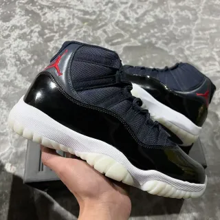 Tênis de basquete Air Jordan 11 azul-marinho, preto e vermelho
