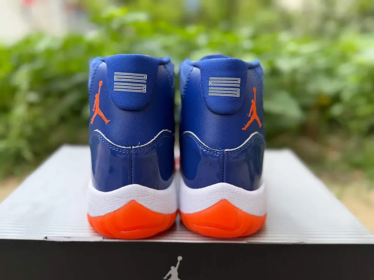Air Jordan 11 أحذية كرة السلة أزرق ملكي وبرتقالي 3