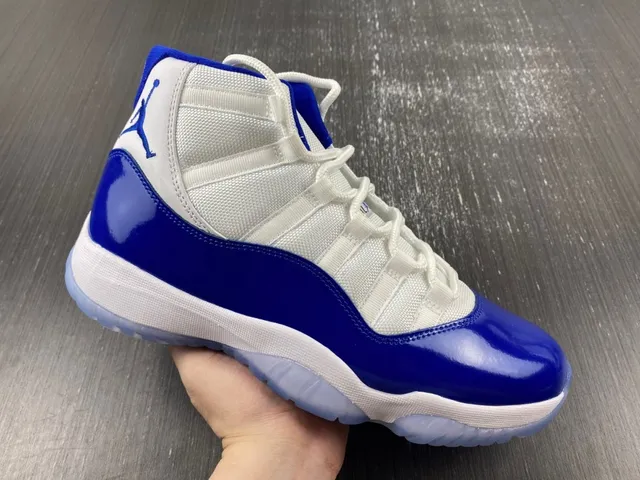 Tênis de basquete Air Jordan 11 azul royal e branco 4