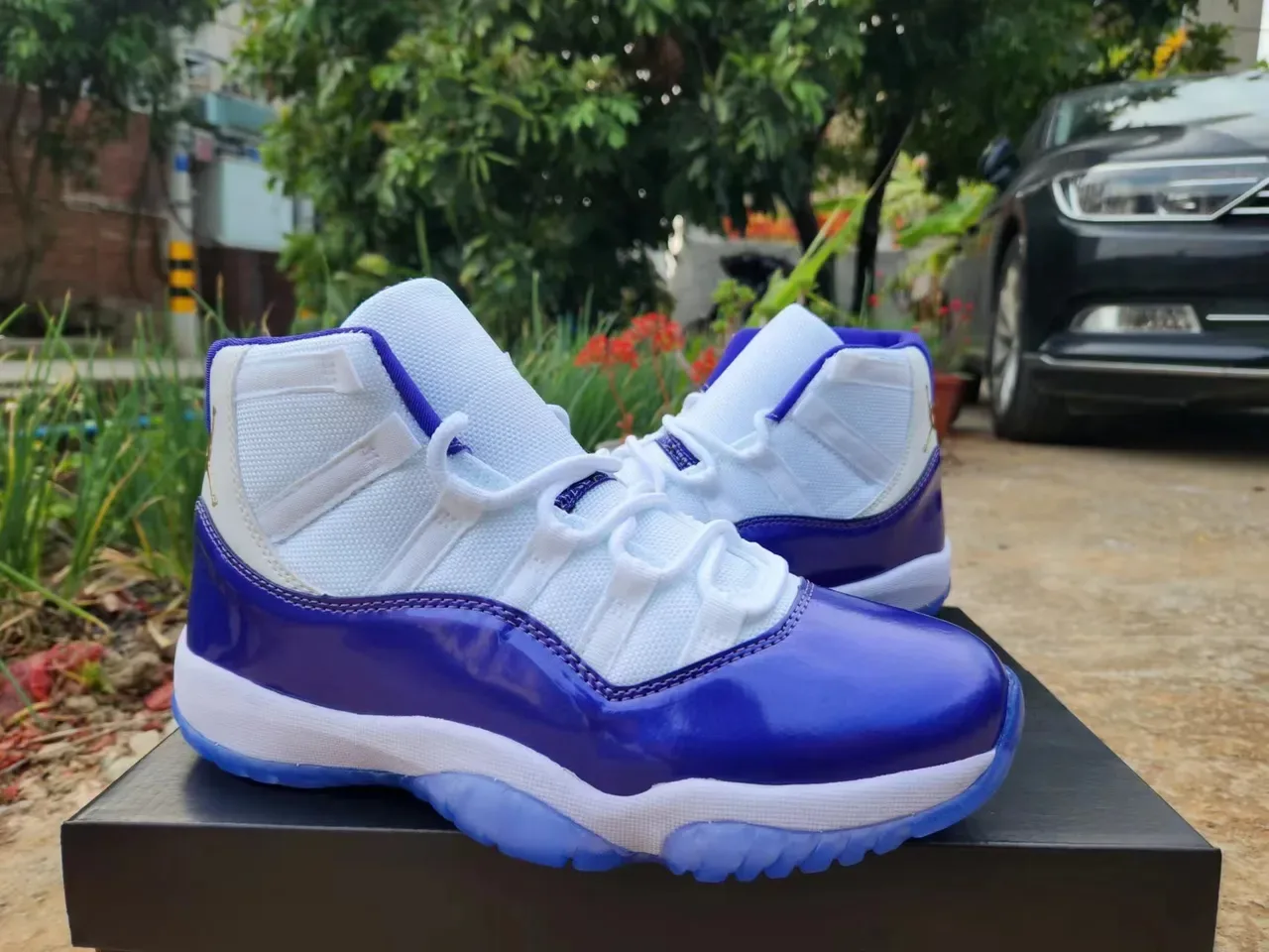Air Jordan 11 Royal Purple White حذاء كرة السلة 3