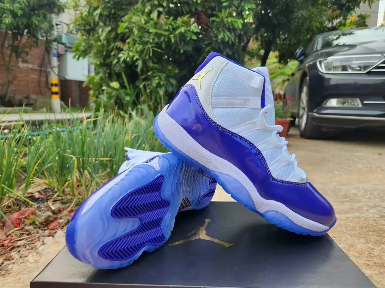 Air Jordan 11 Royal Purple White حذاء كرة السلة 4