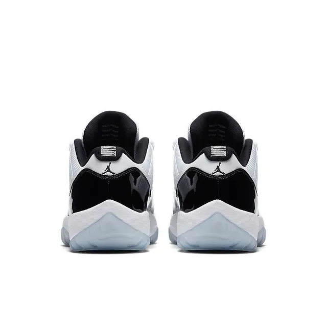 Air Jordan 11 Chaussures de Basketball Blanc et Noir Cuir Patenté 2