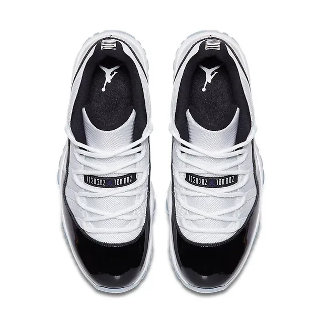 Air Jordan 11 Chaussures de Basketball Blanc et Noir Cuir Patenté 4