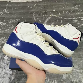 Air Jordan 11 白色皇家蓝漆皮篮球鞋