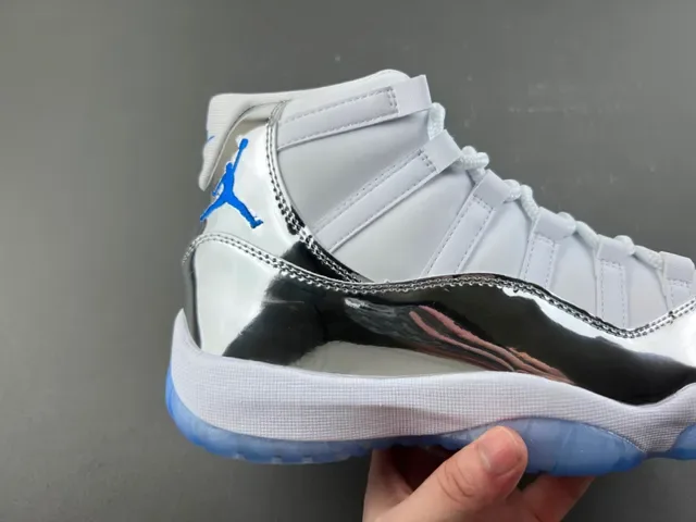 Air Jordan 11 Blanc Argent Bleu Métallique Chaussures de Basket 3
