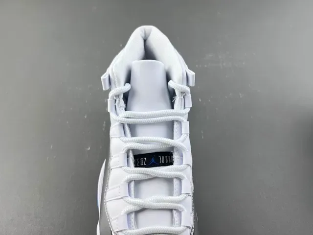 Air Jordan 11 Blanc Argent Bleu Métallique Chaussures de Basket 6