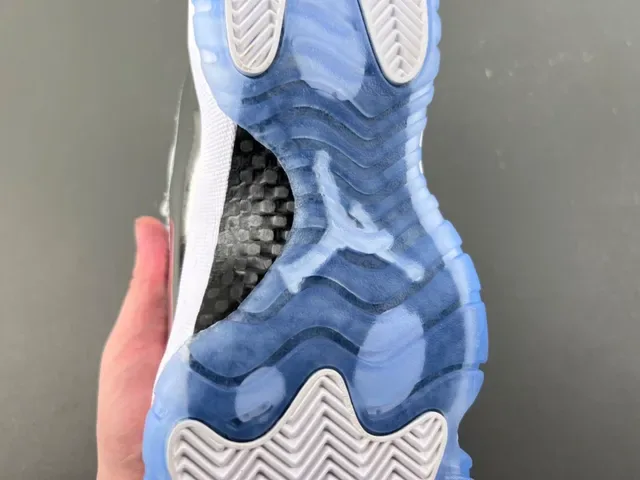 Air Jordan 11 Blanc Argent Bleu Métallique Chaussures de Basket 9