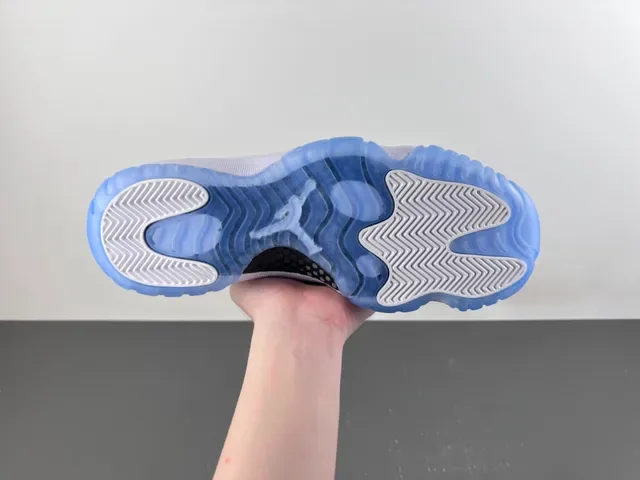Air Jordan 11 Blanc Argent Bleu Métallique Chaussures de Basket 10