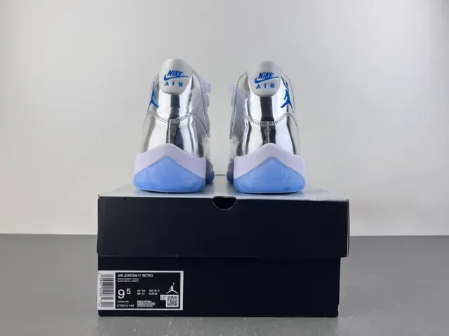 Air Jordan 11 Blanc Argent Bleu Métallique Chaussures de Basket 18
