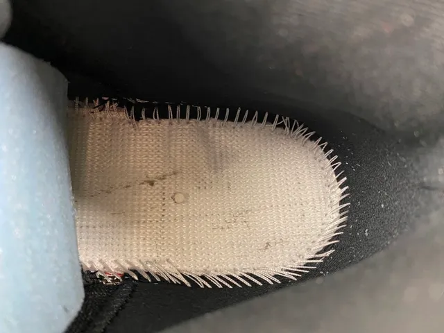 Zapatillas de baloncesto Air Jordan 12 negro y rojo 10