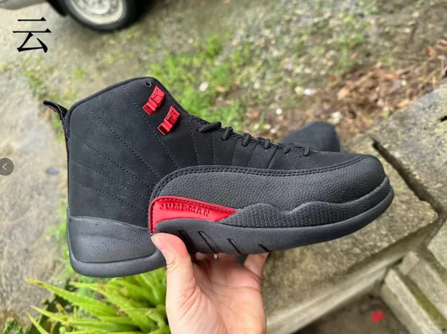 Tênis de basquete Air Jordan 12 preto e vermelho 3