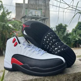 Zapatillas de baloncesto Air Jordan 12 blanco negro rojo