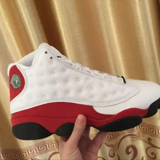 Tênis de basquete Air Jordan 13 branco vermelho preto