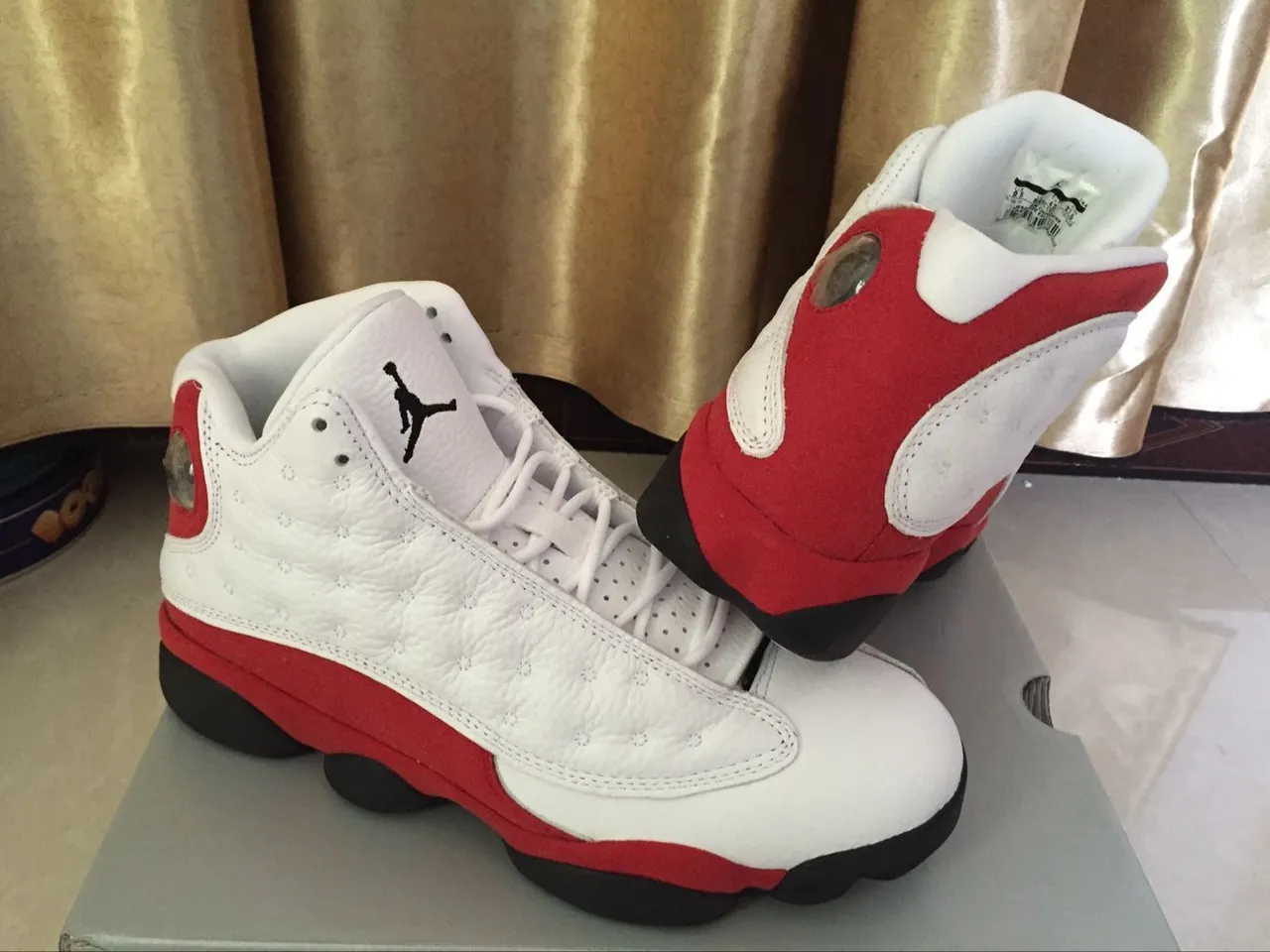 Tênis de basquete Air Jordan 13 branco vermelho preto 2