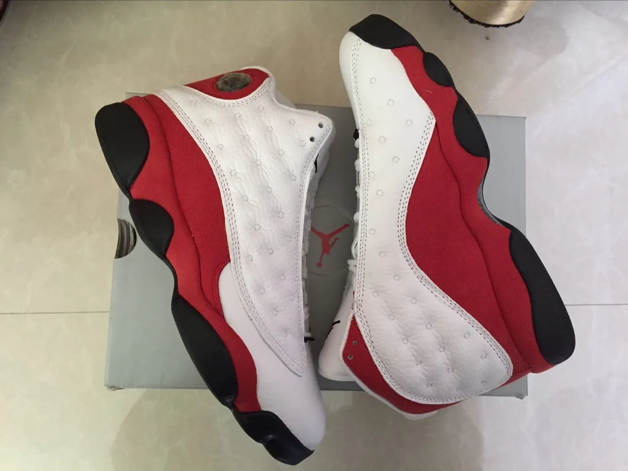 Tênis de basquete Air Jordan 13 branco vermelho preto 3