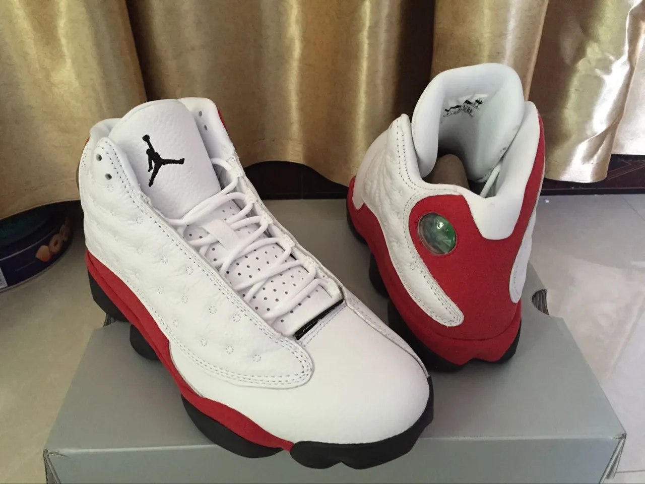 Tênis de basquete Air Jordan 13 branco vermelho preto 4