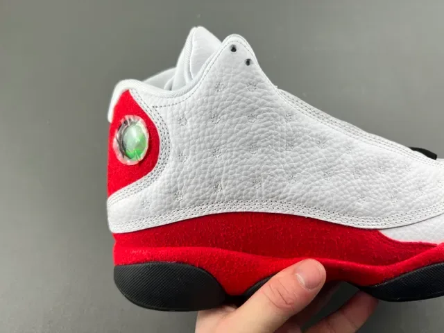 Air Jordan 13 白红黑篮球鞋 3