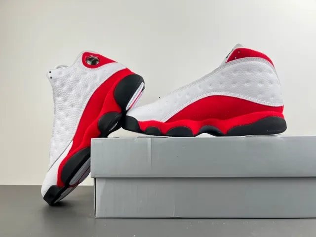 Air Jordan 13 白红黑篮球鞋 13