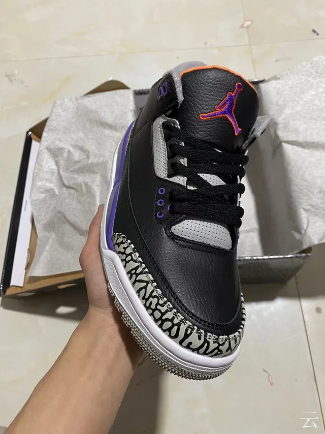 Air Jordan 3 黑色紫色爆裂纹篮球鞋 2