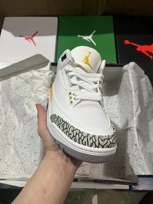 Air Jordan 3 أحذية كرة السلة البيضاء والبرتقالية بطبعة الفيل 2