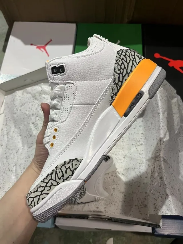 Air Jordan 3 أحذية كرة السلة البيضاء والبرتقالية بطبعة الفيل 3