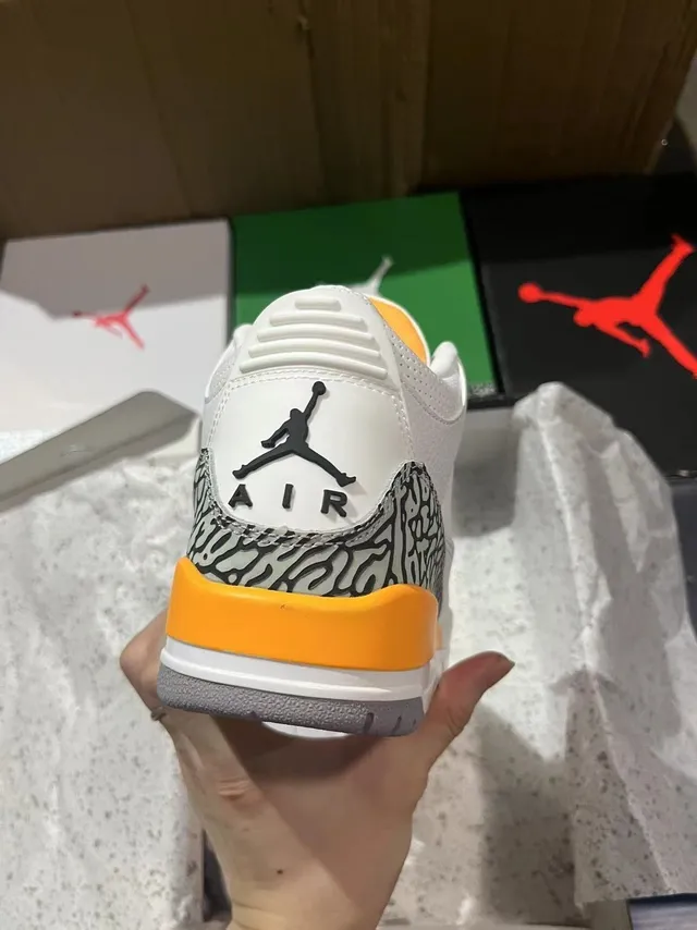 Air Jordan 3 أحذية كرة السلة البيضاء والبرتقالية بطبعة الفيل 5