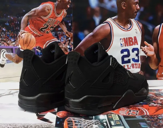 Zapatillas de baloncesto Air Jordan 4 totalmente negras 3
