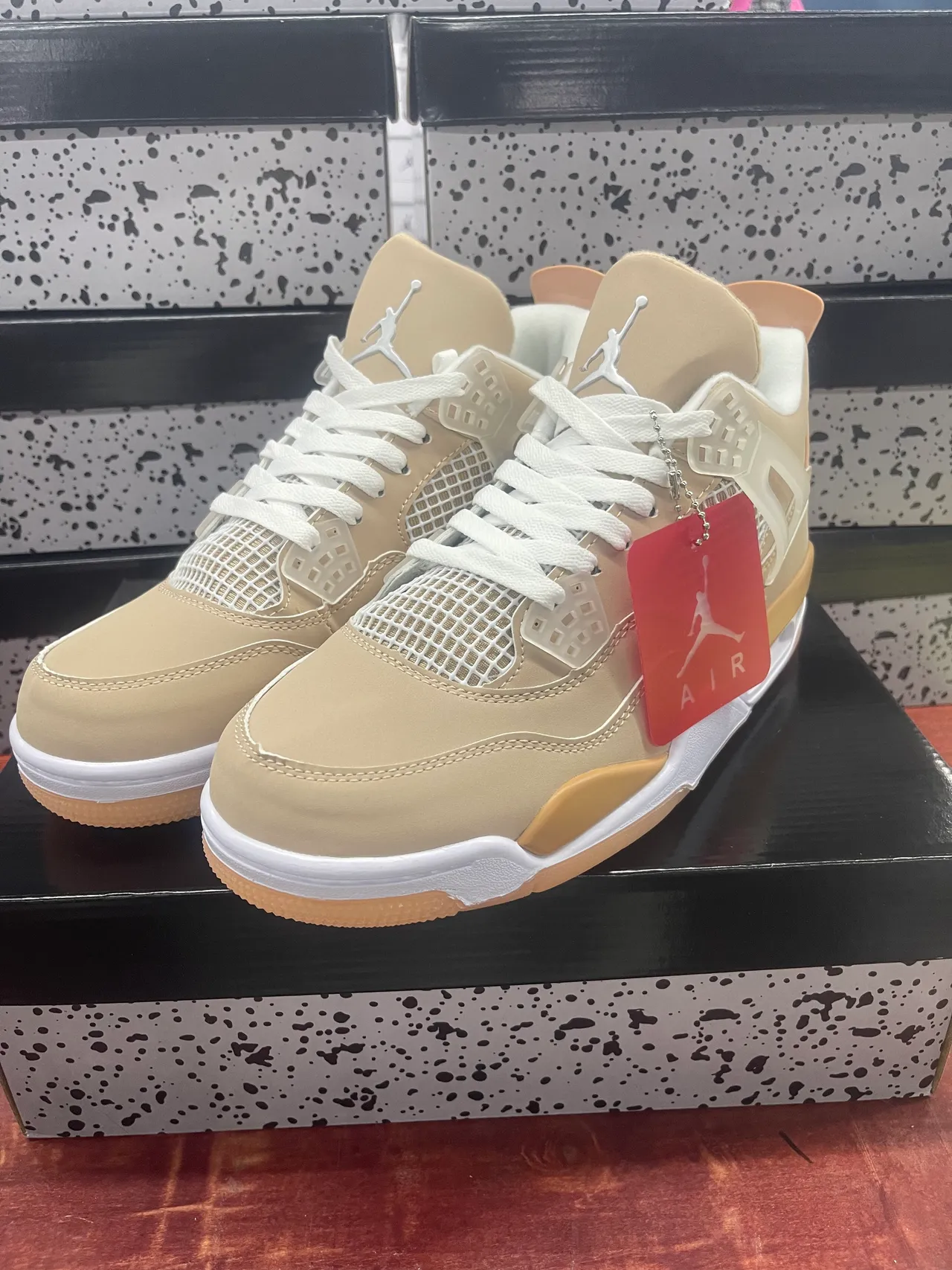 Air Jordan 4 बेज और गम बास्केटबॉल शूज़ 7