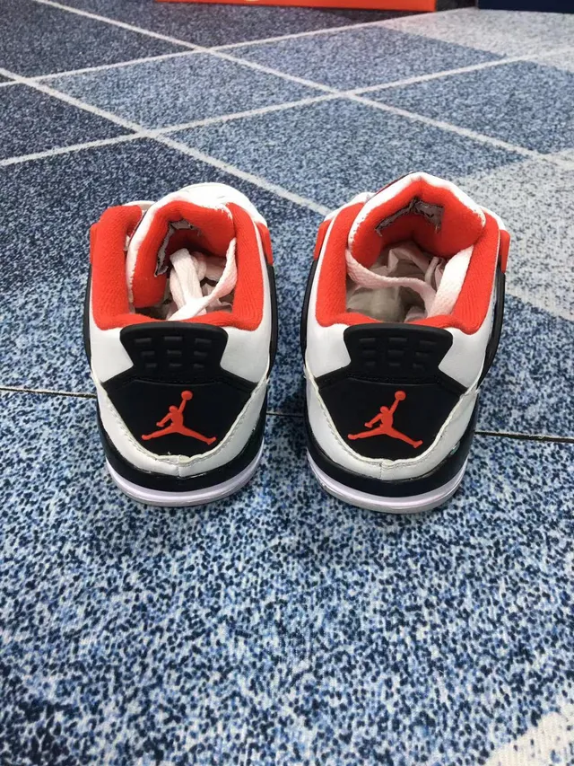 Air Jordan 4 काले लाल बच्चों के बास्केटबॉल जूते 19