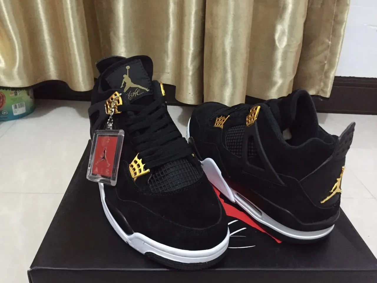 Air Jordan 4 Black White Gold Basketball Shoes 3