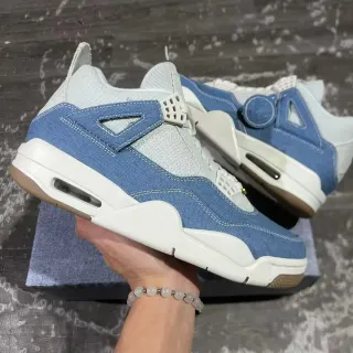 Air Jordan 4 डेनिम ब्लू और व्हाइट बास्केटबॉल जूते