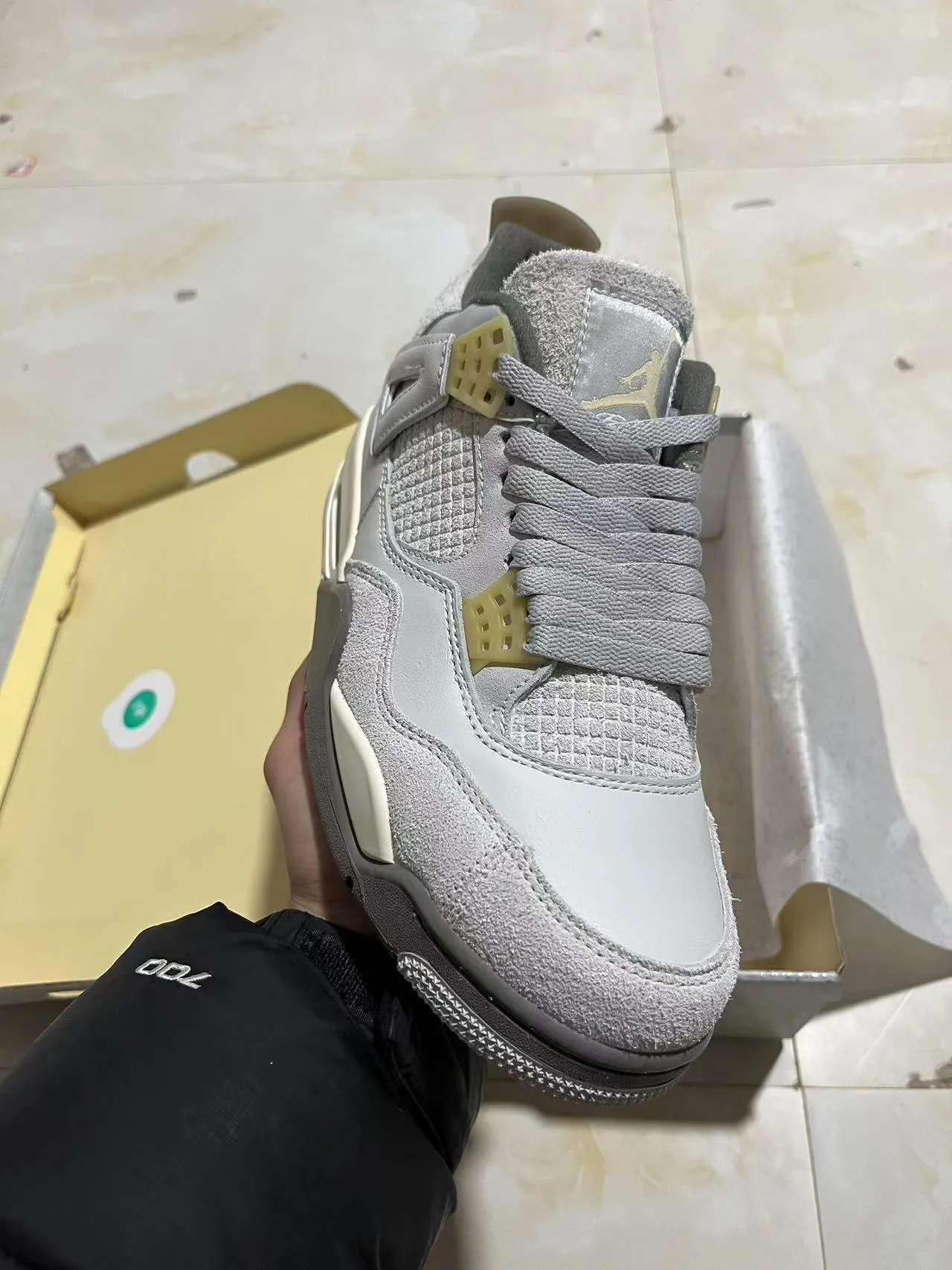 Air Jordan 4 Zapatos de Baloncesto Gris Claro y Off-White 2