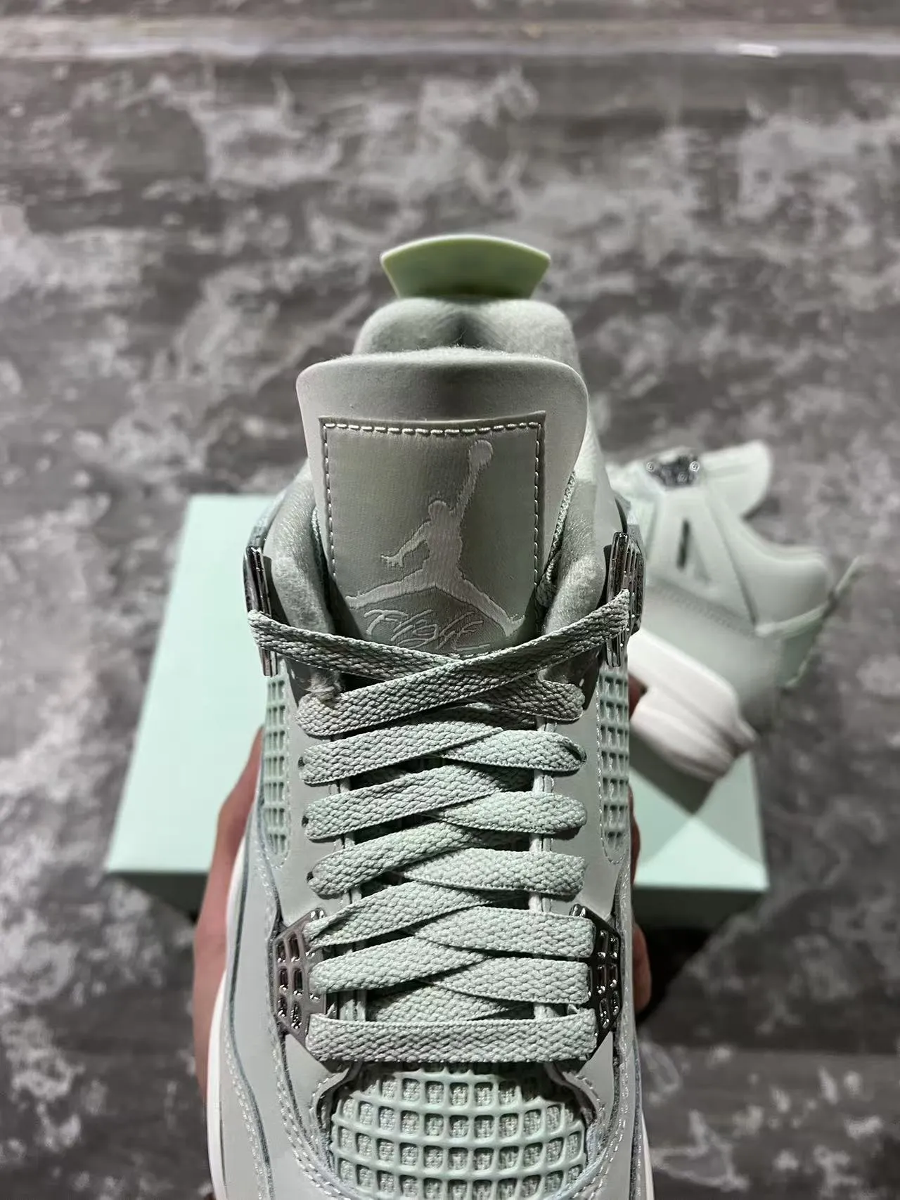 Tênis de basquete Air Jordan 4 em camurça verde-menta 4