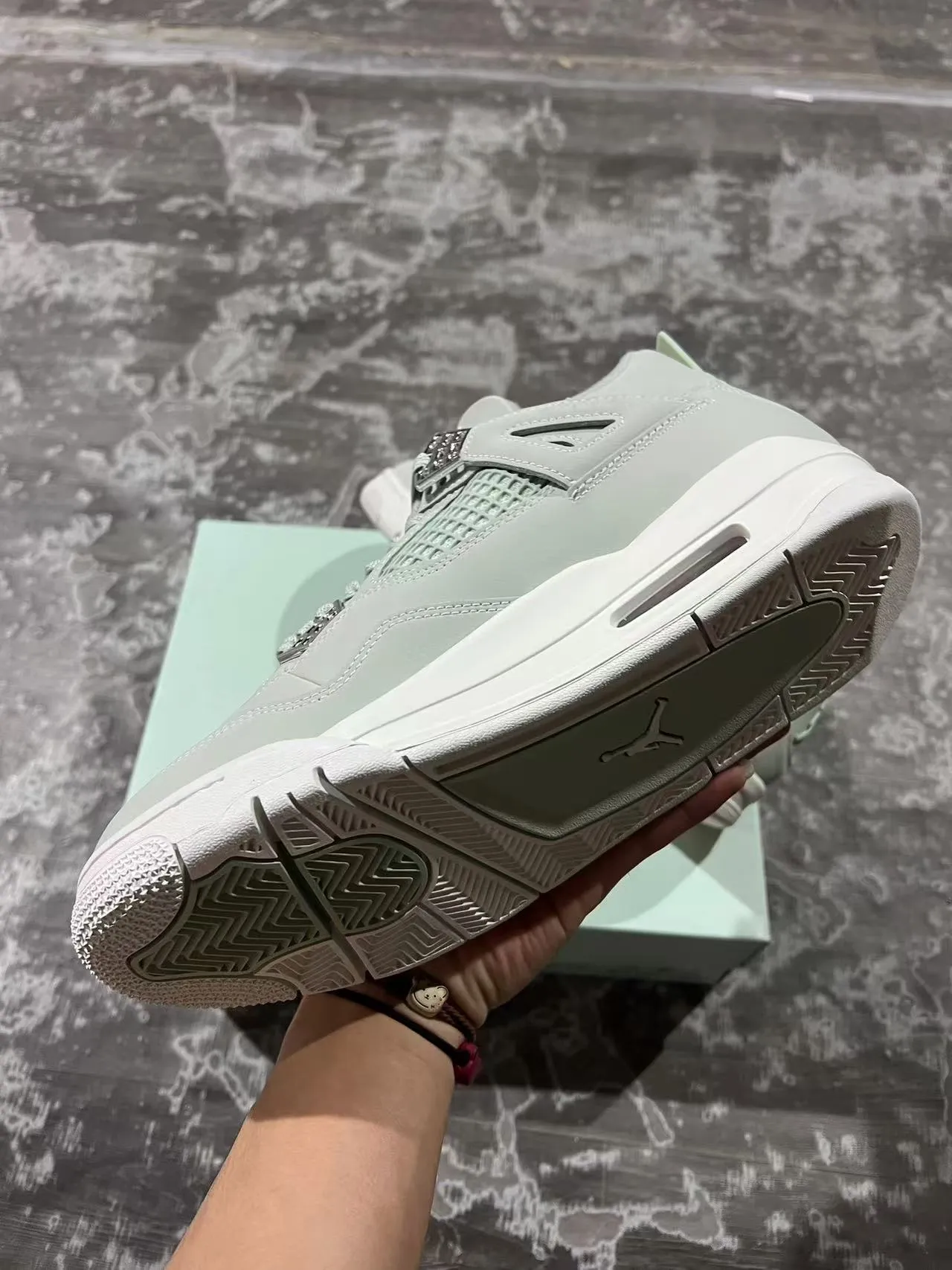 Tênis de basquete Air Jordan 4 em camurça verde-menta 6