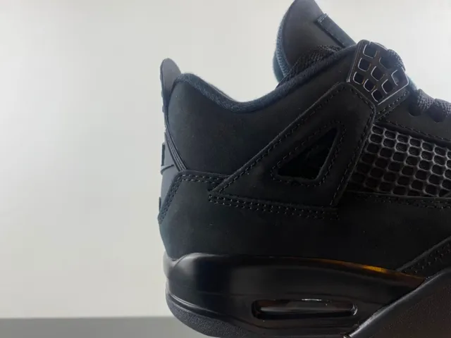 Air Jordan 4 单色黑色篮球鞋 3