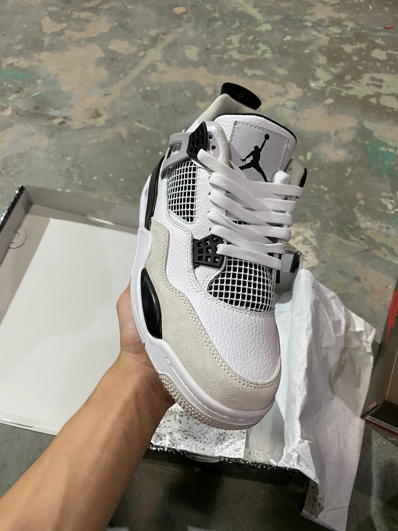 Air Jordan 4 白黑水泥灰篮球鞋 2