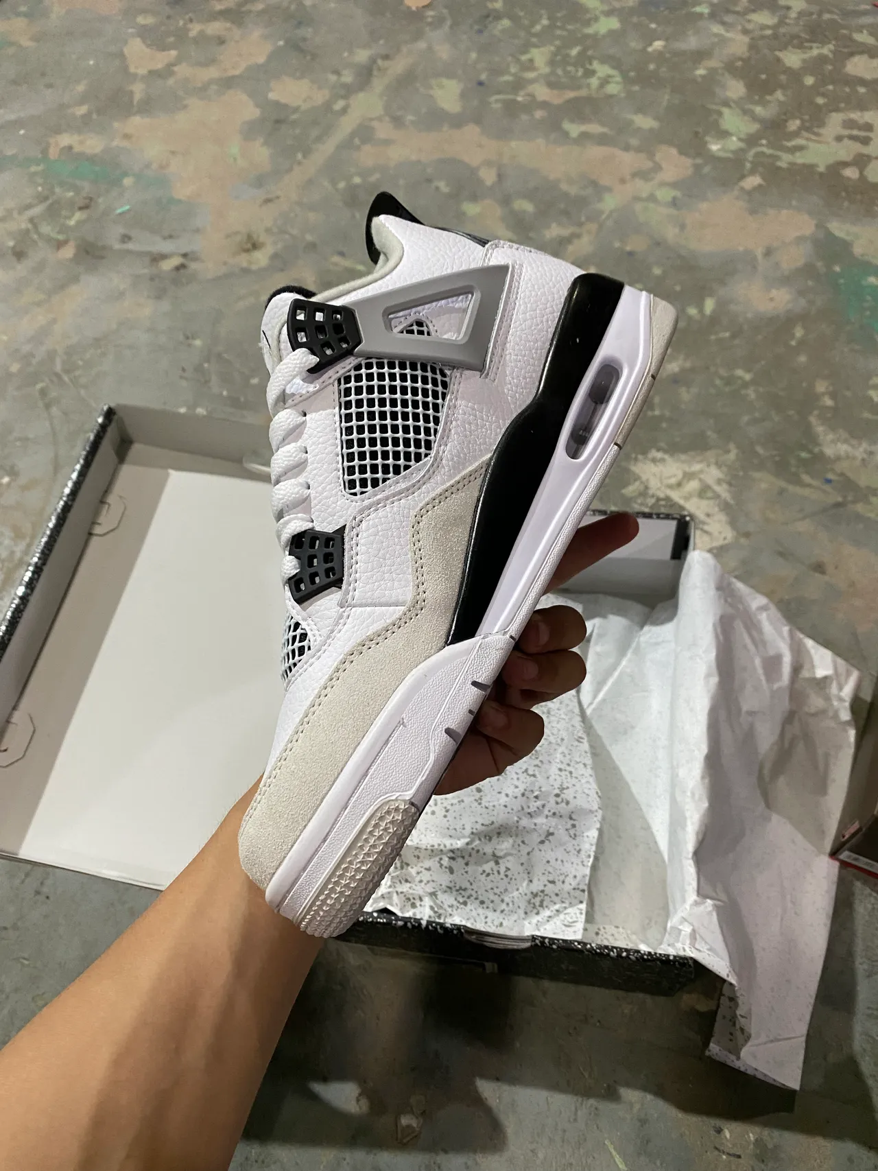 Air Jordan 4 白黑水泥灰篮球鞋 4
